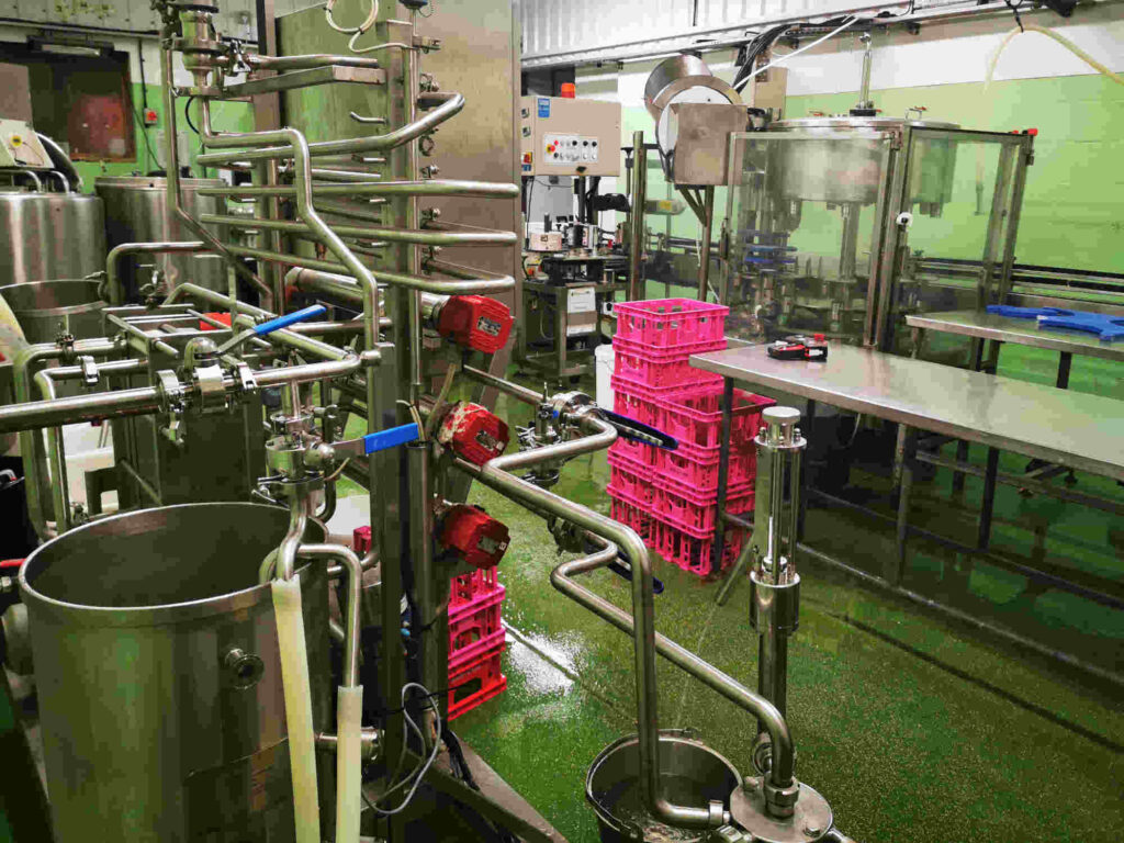 On-farm milk processing facility